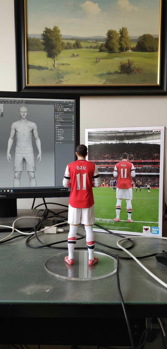 Mesut Ozil Colectibille Figurine | Arsenal FC