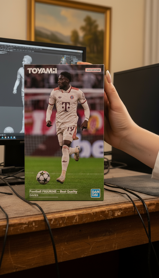 Alphonso Davies Collectible Figurine | Bayern Munchen